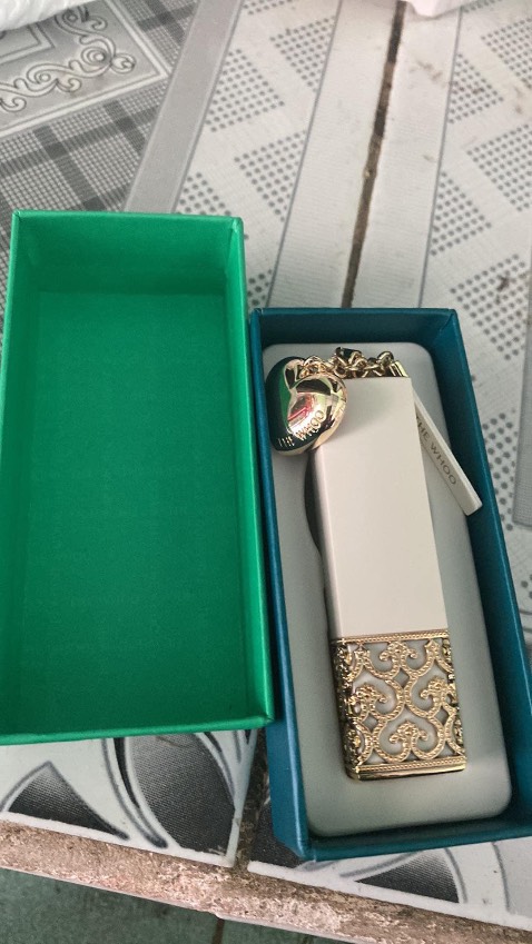 Shop giao không đúng mẫu như hình đã đặt