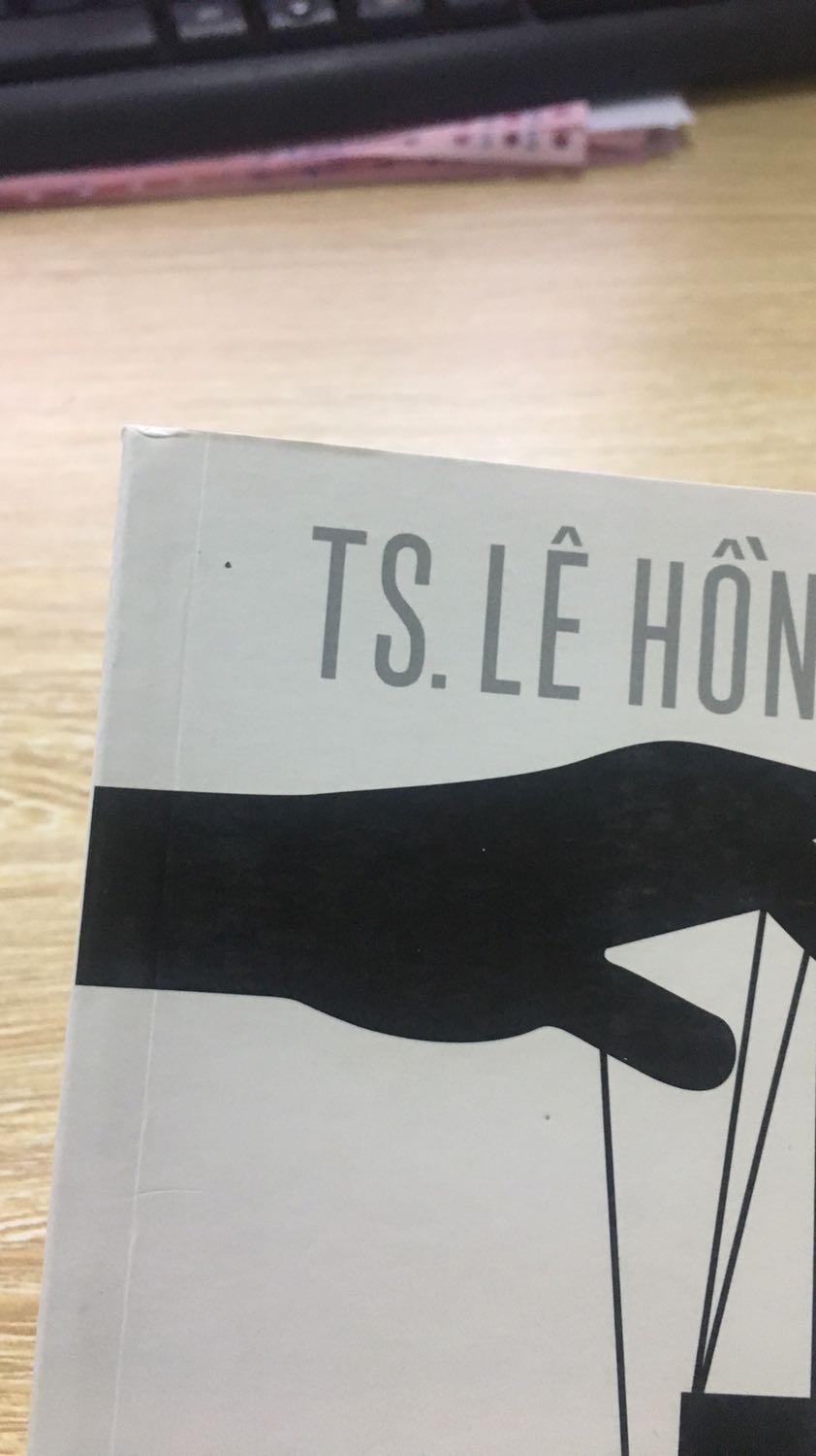 Đóng gói hàng k cẩn thận, dẫn đến bìa sách bị gãy :(?