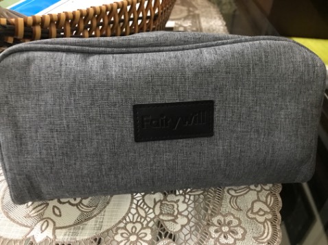 Đường may và thiết kế hài hoà nhưng góp ý chất lượng vải nên dùng polyester khi thấm nước dễ vệ sinh và mau khô.