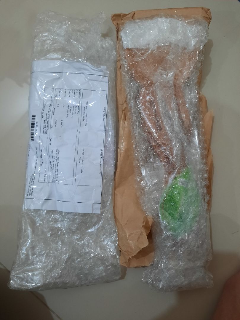 Hàng đẹp,  chắc chắn, giao nhanh nhưng order 2 cái chỉ thấy giao 1 cái.  Shop lưu ý đóng hàng cẩn thận hơn nha.