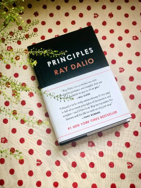 Sách có nội dung rất hay, trình bày logic và dễ đọc, ghi chú. Mình mua vì thấy có nhiều người giới thiệu và được nhiều lượt đánh giá tốt trên amazon. Bìa cứng chắc chắn và cầm đã tay. 

Giao hàng nhanh và đóng gói cũng rất ổn.