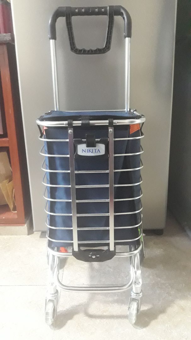 Xe đẹp & chắc chắn. Shop giao hàng rất nhanh dù trên app Tiki báo mấy hôm nữa mới nhận đc. Hỏi nv giao hàng thì bảo giờ Tiki giao đơn cho shop tự vận chuyển nên nhanh như vậy. Tiếc là shop ko bán kèm túi nên phải đặt mua của 1 shop khác. Có xe kéo đi chợ ko ngại nữa, trước cứ phải xách đau hết cả tay. Cảm ơn shop nhé!