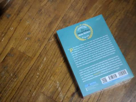 Có bao ép nhựa chắc chắn. Tuy nhiên thời gian giao không đúng như đã ghi trước, lúc đặt hàng thì ghi ngày hôm sau sẽ nhận được, nhưng thực chất là đến hai ngày sau mới nhận được. Giao qua tỉnh trong 2 ngày thì cũng đúng nhưng làm mình ngồi đợi