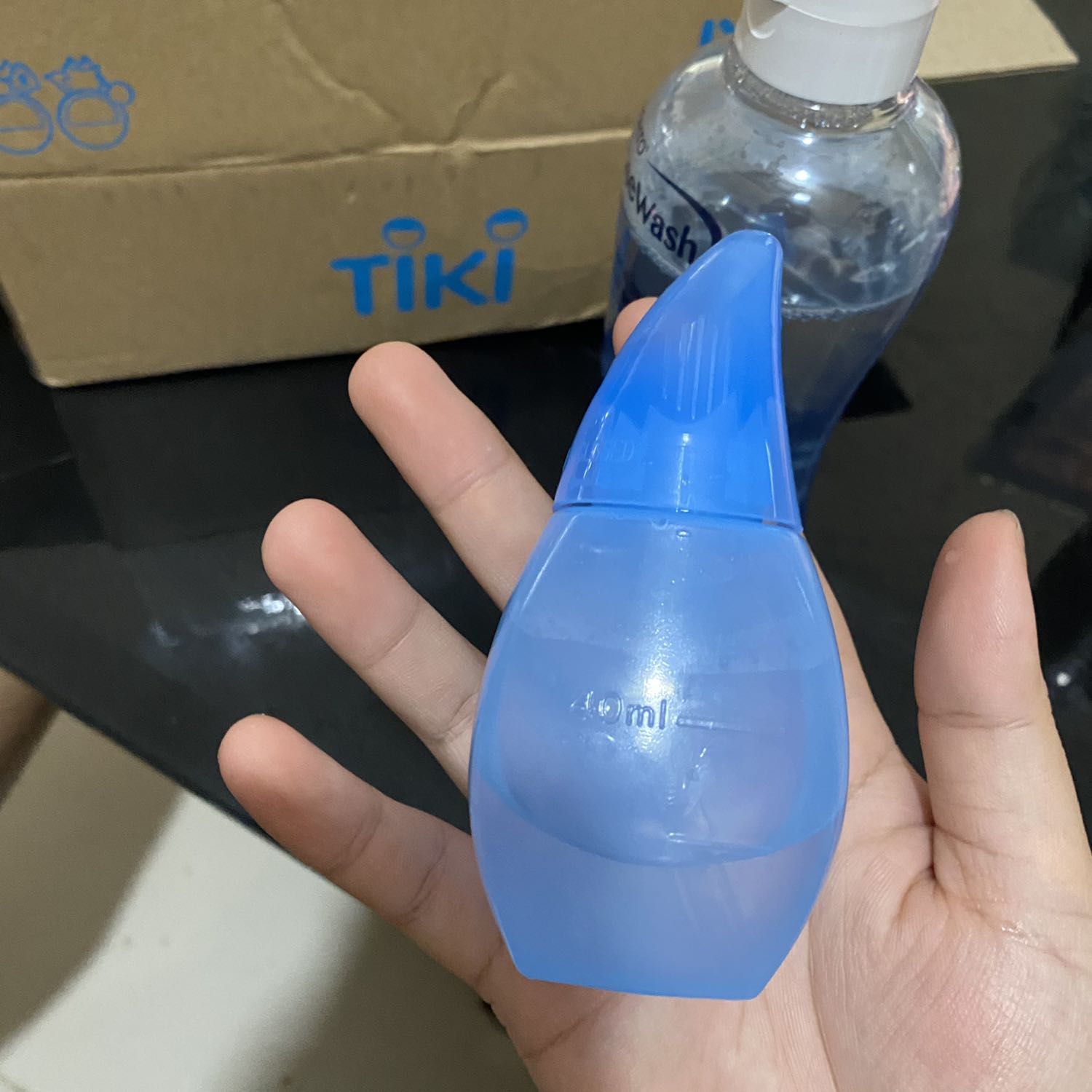 Sản phẩm chất lượng ! Tiki giao hàng cực nhanh, tối hôm qua đặt mà hôm nay đã nhận được. Vừa nhận xong là lấy ra dùng thử ngay, thích lắm luôn. Hiệu quả giống như lời quảng cáo. Loại này mình được bạn giới thiệu, sẽ mua thêm vài chai dùng dần ?