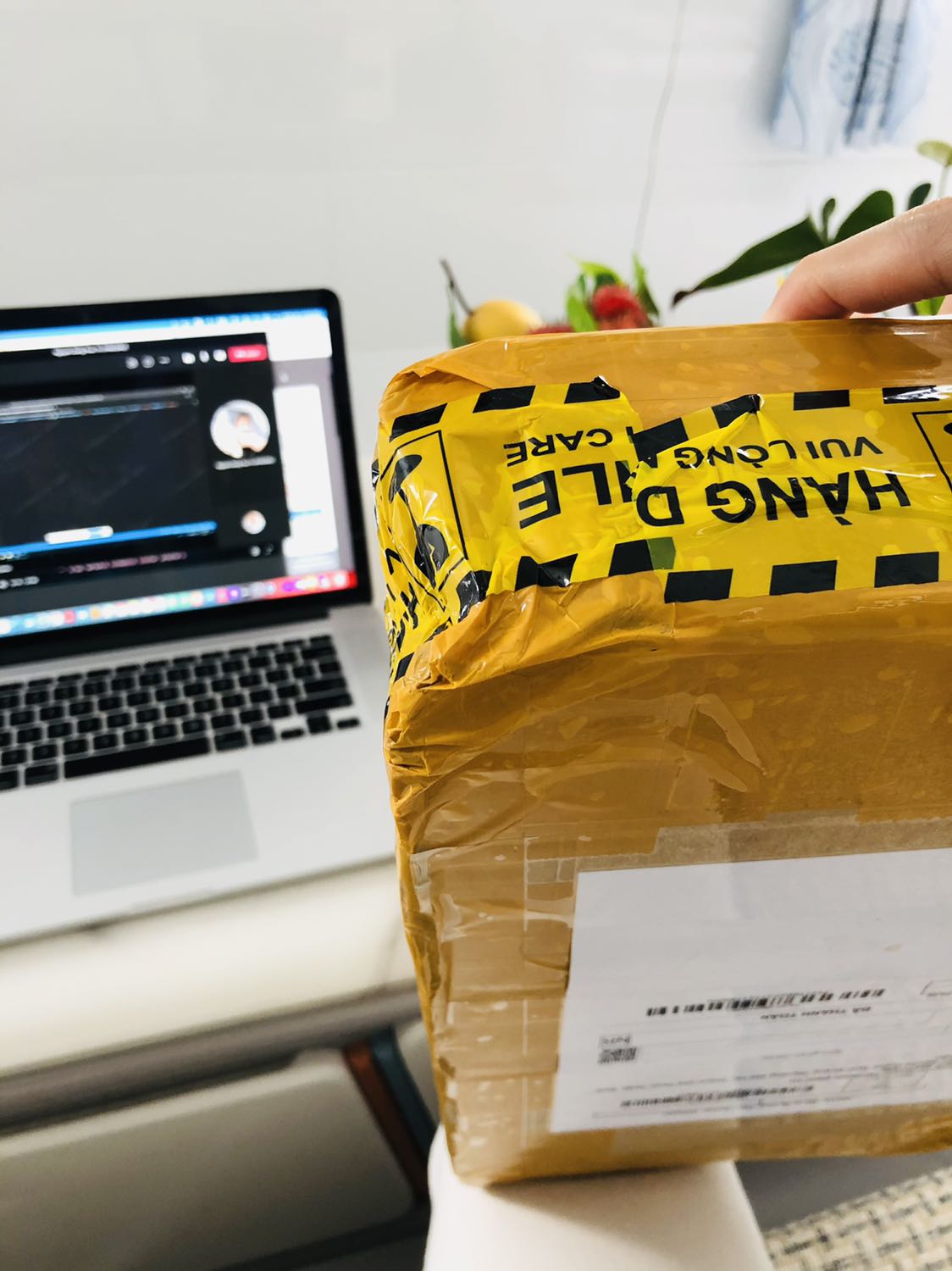 Anh/chị hỗ trợ nhiệt tình, giao hàng nhanh. Mới đặt hôm trước hôm sau đã có hàng. Sản phẩm thì không có gì phải bàn rồi. Tuyệt vời. Em cảm ơn!