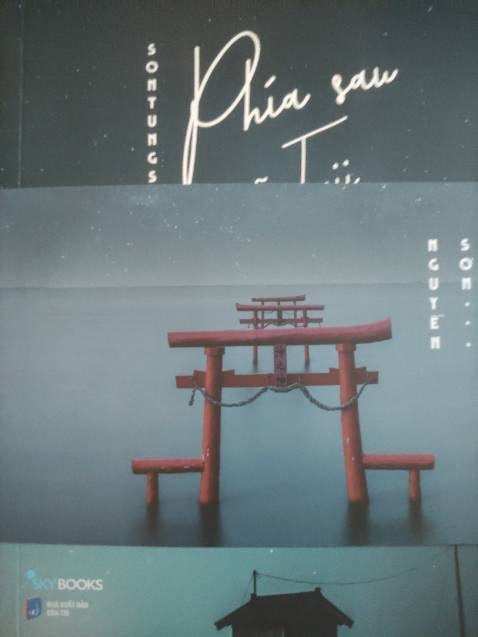 Sách giao hoả tốc siêu nhanh. Giá mua trên tiki rẻ hơn ở hiệu sách tầm vài chục nhưng nên tham khảo sách ở cửa hàng trước khi quyết định mua online nhé. Vì có thể đọc nhanh nội fung hay chủ đề có thích hợp hay không. Cuốn này về nước Nhật, nội dung hay và hình đẹp. Cho các bạn thích Nhật Bản đầy màu sắc và hoài niệm.