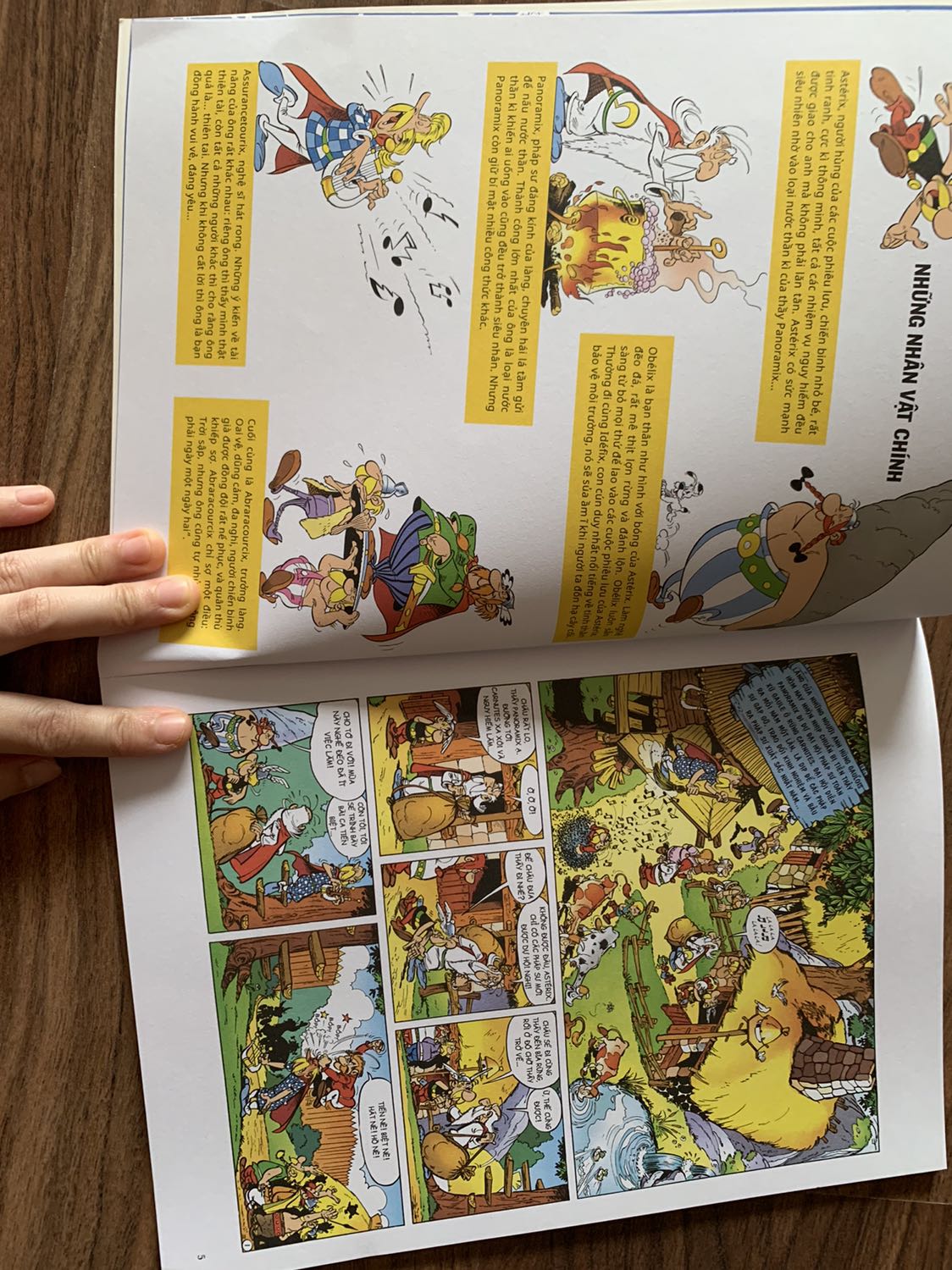 Tiki giao nhanh dã man. Đặt lúc tối, nghĩ hôm sau mới giao mà hơn 1h sau đã thấy anh Shipper gọi rồi, mà giữa trời mưa gió nhé, cảm động lắm. Nội dung sách vui nhộn, đọc mà thấy mình như trẻ lại, cả mẹ cả con đều thích mê