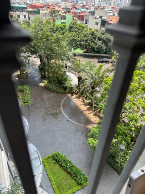 Bộ TT&TT trân trọng đề nghị người dân cảnh giác với thông tin giả mạo, lừa đảo trên Internet. Trước khi sử dụng dịch vụ, giao dịch trên Internet, hãy tra cứu thông tin về website mà mình truy cập bằng cách nhắn tin miễn phí theo cú pháp TCTM  gửi 156 hoặc tra cứu tại: https://tracuutenmien.gov.vn