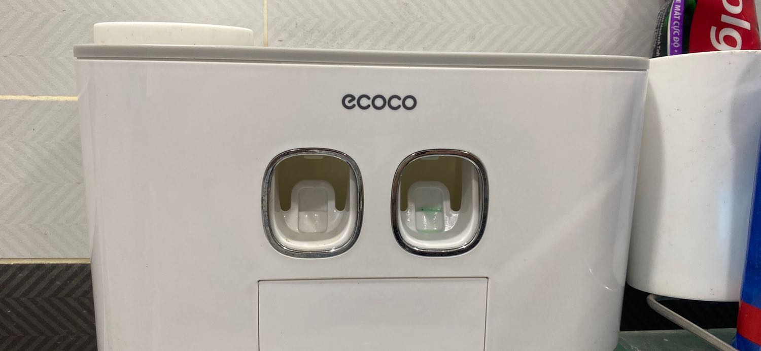 Hàng nhái mẫu mã của ECOCO nên giá rẻ,
Mùi nhựa rất khó chịu, để chiếc lượt qua 1 đêm là bốc mùi nặng luôn!
Bộ tôi mua trước đúng hiệu ECOCO nên chất lượng nhựa rất tốt.

Đề nghị Shop cung cấp đúng tên nhà Sản Xuất của sản phẩm để tránh hiểu nhầm!