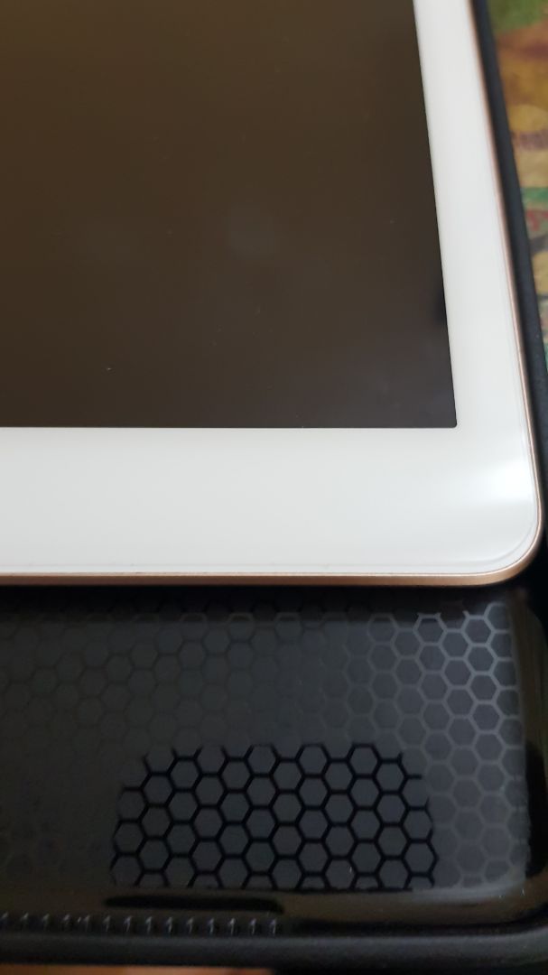 -giao nhanh
-case đẹp, đúng quảng cáo
-gia công tốt, chỗ loa làm chi tiết luôn chứ không như một số case khác chỗ loa chỉ chừa ra khoảng trống dài 👍🏻