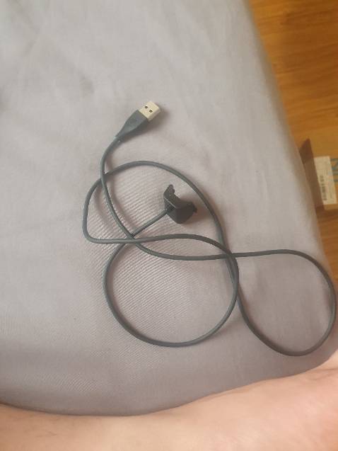 Sản phẩm bị lô. Sạc không lên điện.