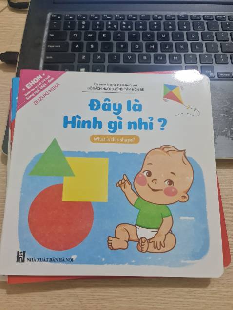 Sách giao không đúng với mô tả chi tiết của combo =>> Ko phù hợp với tuổi của bé.