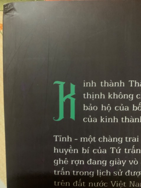 Đóng gói khá kỹ, nhưng mà không hiểu sao sách mình bị cong mép, nhìn hơi mất thẩm mỹ huhu