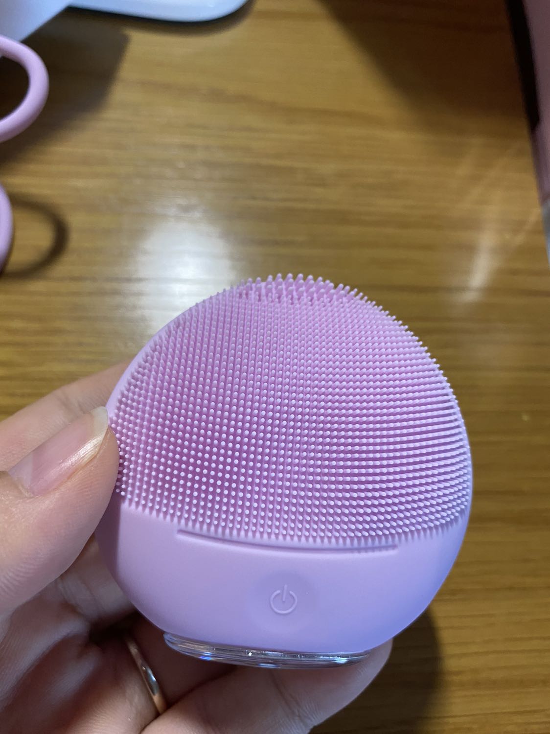 Nhỏ gọn, màu siêu xinh, full box nhìn khá pro.
Chất lượng thì phải xài thử mới đánh giá được. 
Tiki giao hàng siêu nhanh. Dự kiến 9/3 mà thực tế 6/3 đã giao.
Rất thích.