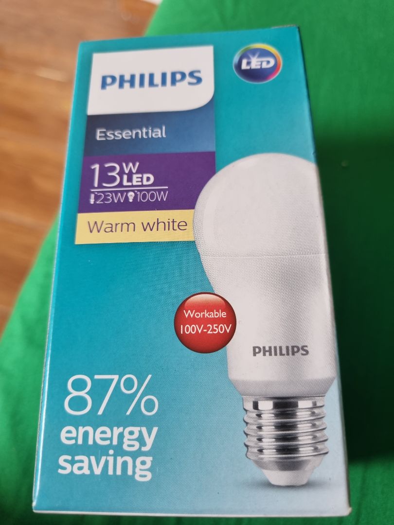 shop giao lộn cho tôi rồi oder bóng ánh sáng trắng giao nhằm ánh sáng vàng , tôi rất ghét màu ánh sáng vàng nầy lắm mà lỡ rồi đành phải chịu mắc công đổi tới đổi lui , hy vọng lần sau shop cẩn thận hơn khi đóng hàng