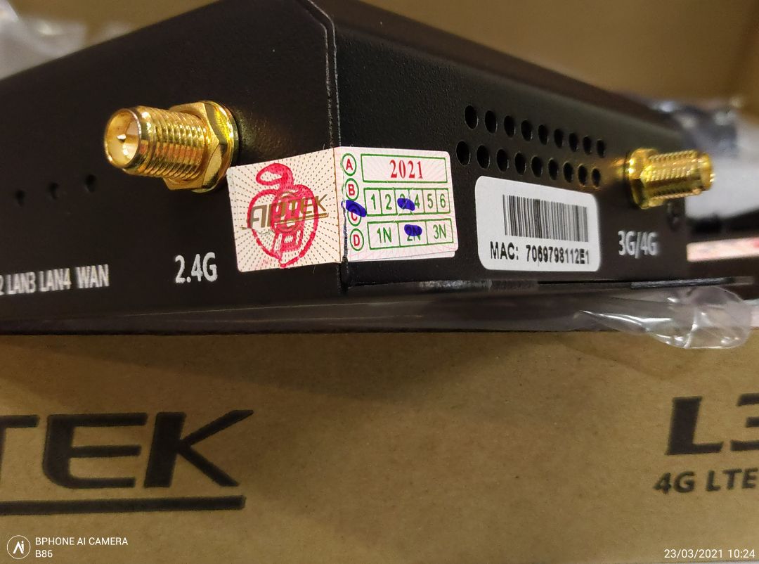 Giao hàng nhanh, đóng gói cẩn thận, chất lượng thì phải kiểm tra xem sao đã. Nhưng cửa hàng dán tem bảo hành kiểu gì mà đã bị rách rồi, sau này nếu cần bảo hành thì giải quyết như thế nào?