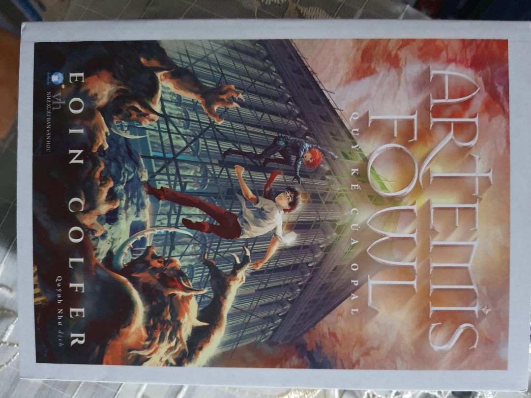 - là tiếp chuỗi series cuốn hút vào mạch truyện
- dịch thuật tạm ổn nhưng k hợp với mình lắm
- giao hàng rất nhanh