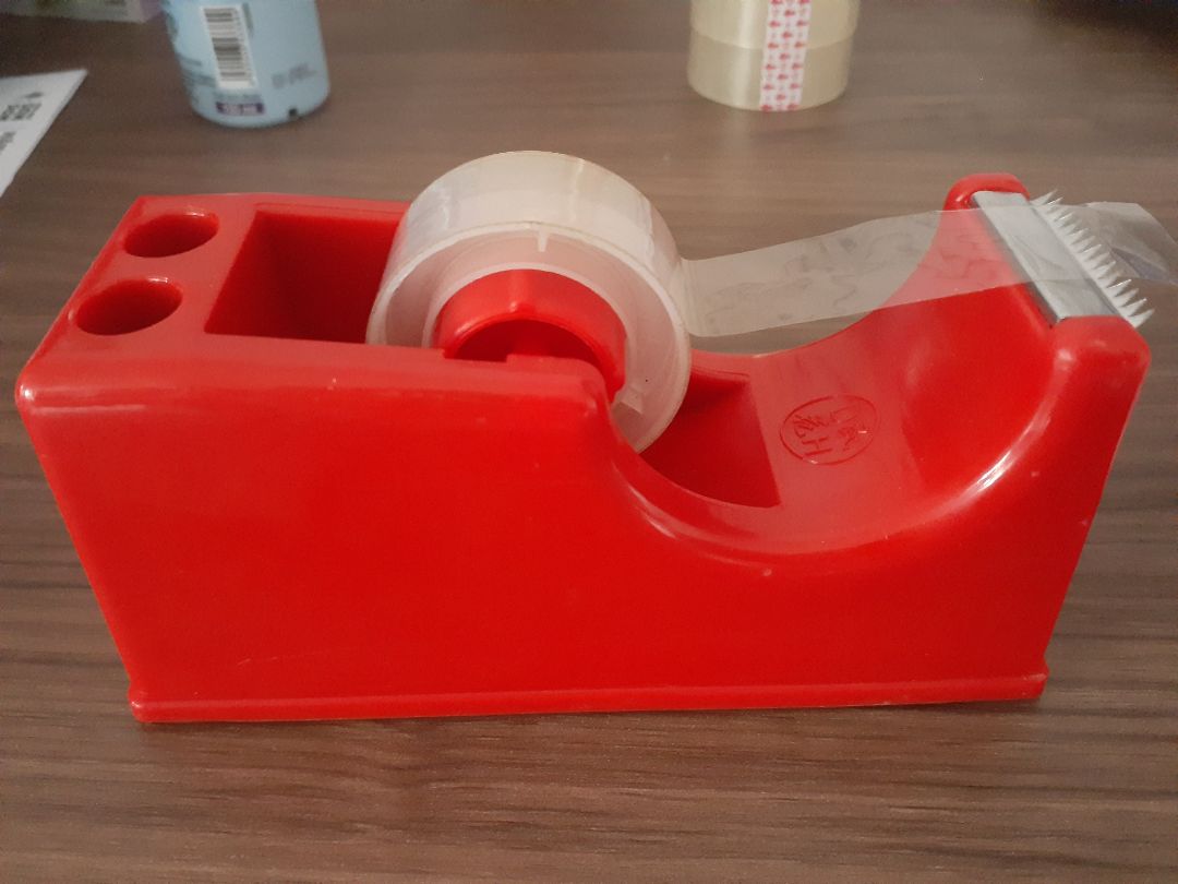 Rất hài lòng với tốc độ giao hàng của Tiki.
Dụng cụ cắt băng keo nhỏ gọn, chắc chắn, thêm 10 cuộn băng keo đi kèm nữa ?