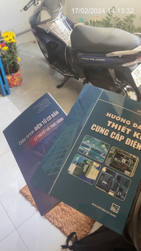 Sách mới, hơi mảnh ko đựoc cứng, nội dung đầy đủ