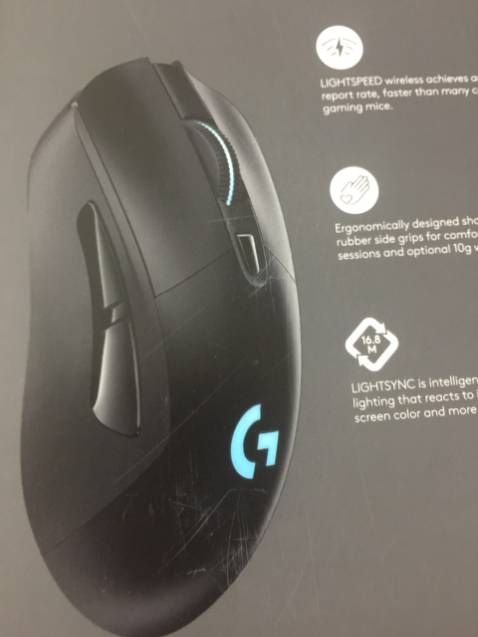 Giao hàng tới feet thì mòn như đã sử dụng rồi, hộp thì xước. Nhắn tin với shop thì kêu không đổi do chạy trên bang chuyền nên feet mòn Giao hàng tới feet thì mòn như đã sử dụng rồi, hộp thì xước. Nhắn tin với shop thì kêu không đổi do chạy trên bang chuyền nên feet mòn