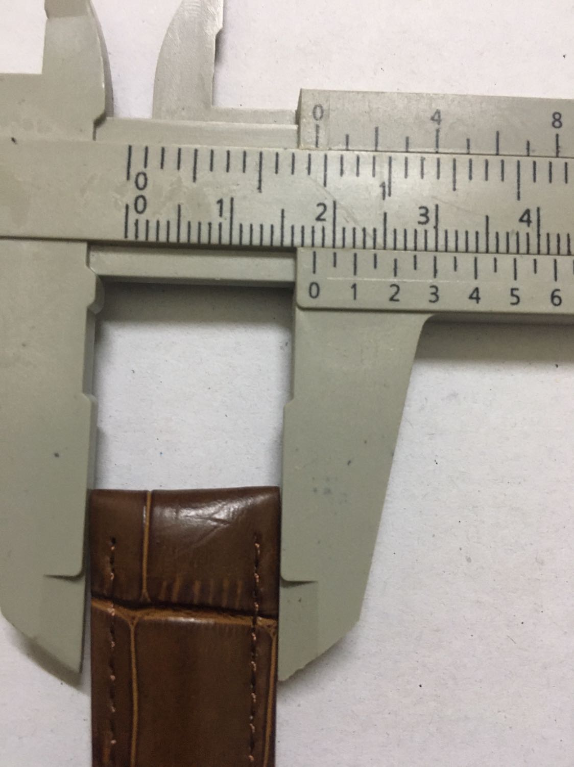 Mình mua dây đồng hồ cỡ 18 MK nhưng khi nhận hàng xốp đưa cỡ 16 MK làm cách nào để đổi được xốp