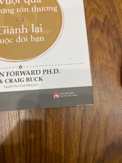 Không có bọc chống shock. Sách bỏ trong túi bóng chứ không phải seal. Bìa bẩn, móp.