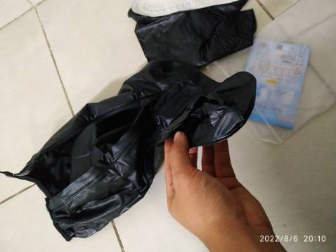 Hàng không giống như mô tả. size XL không mang vừa giày size 32. Mỏng như tờ giấy. Yêu cầu đổi hàng.