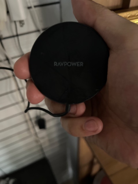 Mình mua của Trustbuy 2 bộ. Bộ nào về cũng hài lòng. Tiền nào của nấy. Bộ RAV này sạc cũng khá nhanh. Mát hơn mấy bộ kia. 5 sao cho Trust.