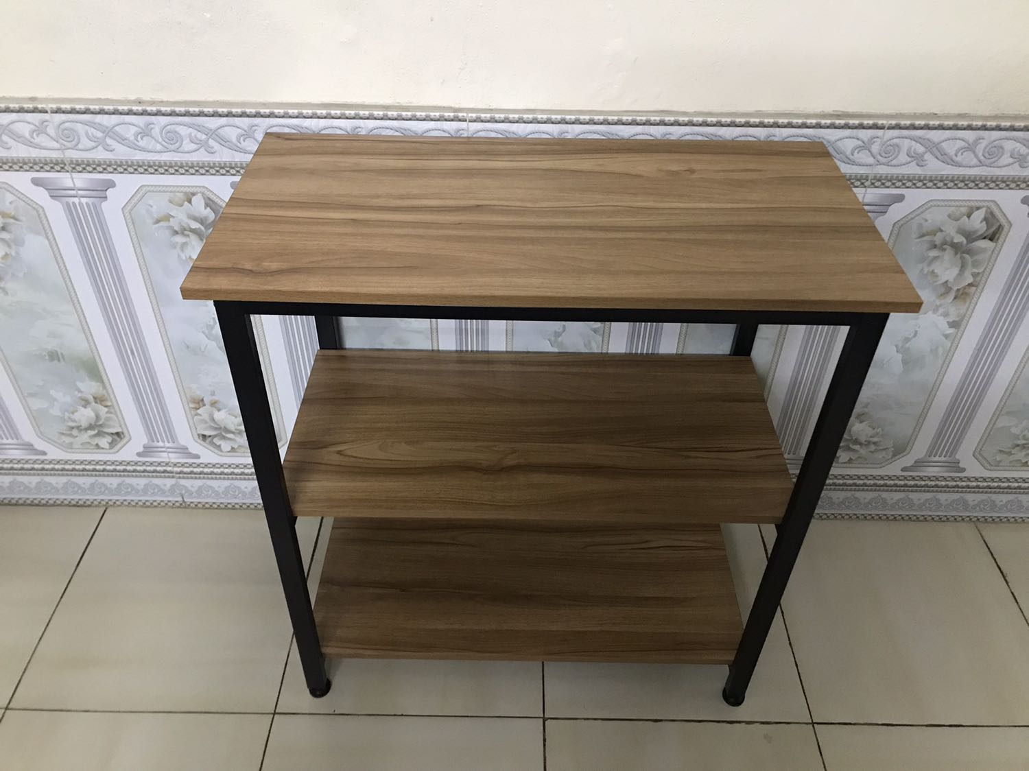 Tủ chắc chắn. Giao hàng nhanh. Ban đầu thông báo là 3 tuần mới giao hàng nhưng 2 ngày sau khi đặt mình đã nhận được hàng. Rất hài lòng!