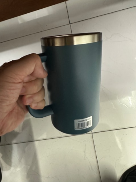 Đẹp, giữ nhiệt tốt. Điểm trừ là nắp đậy thiết kế hở, nếu biết trước tôi sẽ ko mua loại này. Thích nắp dậy kín để thuận tiẹn mang đi xa