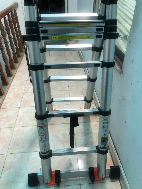 MUA VỀ SỬ DỤNG TỪ NGÀY 1/10/2020 DẾN HOM NAY LÀ 10/8/2021 RẤT ÍT XÀI CÒN NHƯ MỚI, ĐẢ BỊ LỖI KHÔNG GẬP GỌN ĐƯỢC, LẪY CẦN GẠT XẾP THANG BỊ LỖI !!! CẦN BẢO HÀNH THÌ LIÊN HỆ AI?