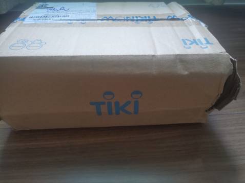 Đóng gói giao hàng không cẩn thận. Lúc vận chuyển thùng sách đã rách rất nặng để lộ cả sách bên trong. Sách bên trong cũng không được bọc xốp bảo vệ. Rất may là sách không có hư hại gì khi nhận hàng.

Mong lần sau Tiki đóng gói sách cẩn thận hơn.