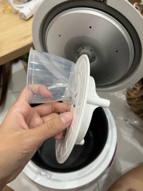 Mua qua các loại nhỏ của Sunhouse, Lock&Lock rồi mới tới cái này. Mình thấy hài lòng với Tefal nhất nha. Giá cũng okie. Cuckoo thì giá hơi cao rồi. Sinh viên thôi mua hem nổi :p