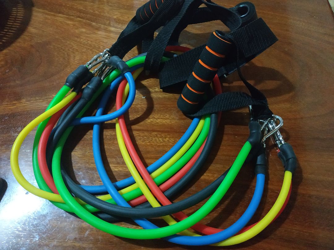 Sản phẩm dùng khá tốt. Sau 1 thời gian sử dụng vẫn có độ đàn hồi tốt. Cân nặng hơi nhẹ, mình toàn dùng một lúc cả 5 dây mà vẫn thấy nhẹ