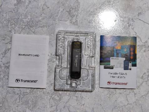 Thời gian giao hàng của Tiki Now rất nhanh, chất lượng sản phẩm tốt. Bảo hành chính hãng nên rất yên tâm. Tiki có xuất hóa đơn gửi qua email để theo dõi bảo hành rất ok. Hàng chính hãng Trancend, đã *** tốc độ rất nhanh, nhỏ gọn rất tiện khi phải di chuyển nhiều. Laptop và điện thoại nhận ổ SSD này rất nhanh.