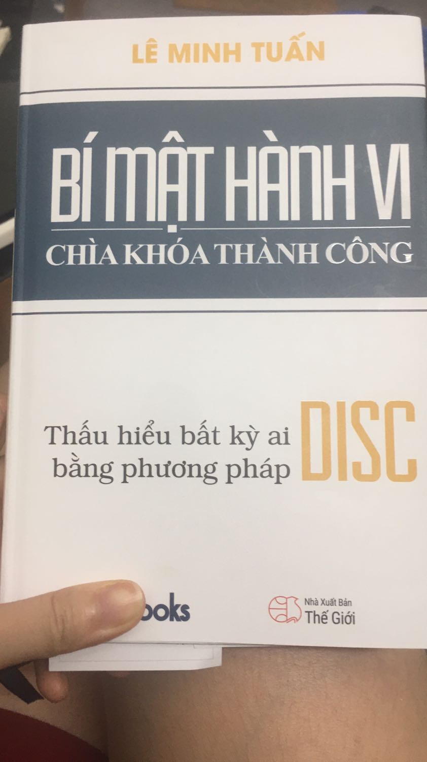 Sách rất bổ ích. Tuy còn nhiều lỗi sai chính tả nhưng không ảnh hưởng đến nội dung.