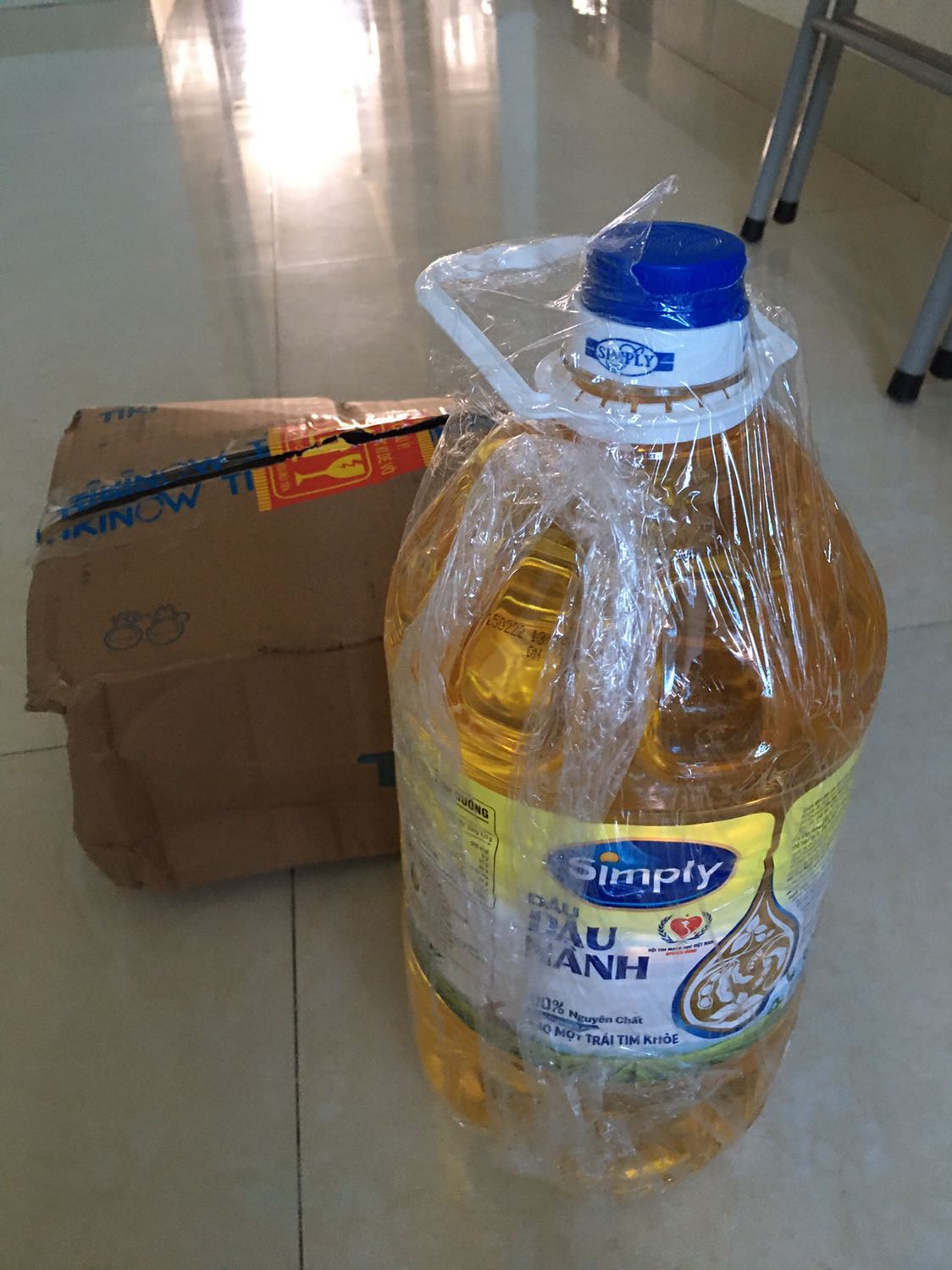 Sản phẩm mà cả nhà mình tin dùng! Mua trên Tiki quen rồi thành ra cứ hết lại lên đây mua thôi!
Đánh giá 5 sao cho khâu bọc và vận chuyển hàng nhanh chóng, shiper tuyệt vời dù nắng nôi đồ nặng vẫn thân thiện hết sức.