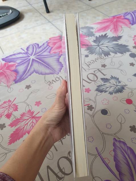 Mình tình cờ nghe về sách này trên youtube, thấy hay nên đặt 3 cuốn luôn, về mới đọc hai trang mà thấy nội dung hấp dẫn nhe, sẽ có nhiều thông tin hữu ích lắm đây.