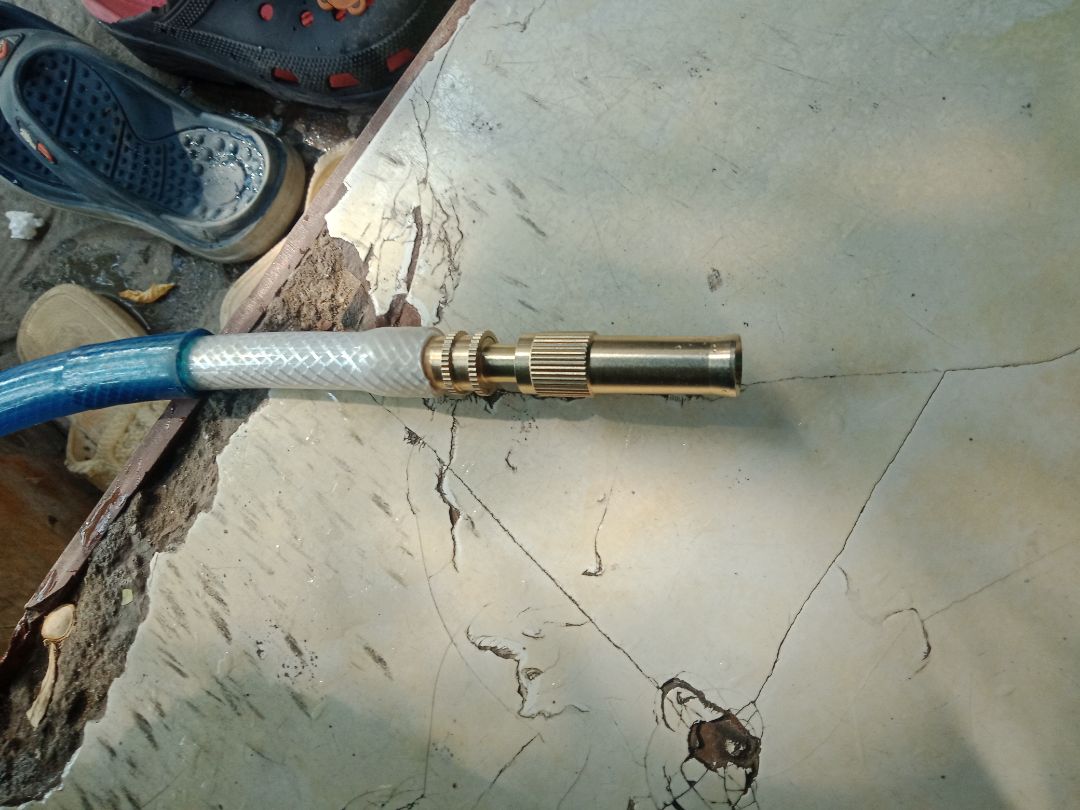 Đúng như quảng cáo áp lực nước rất mạnh .
Không như bên Shopi bán hàng đểu sát xi , chảy như mèo đái .
Shop rất uy tín các bạn nên mua .