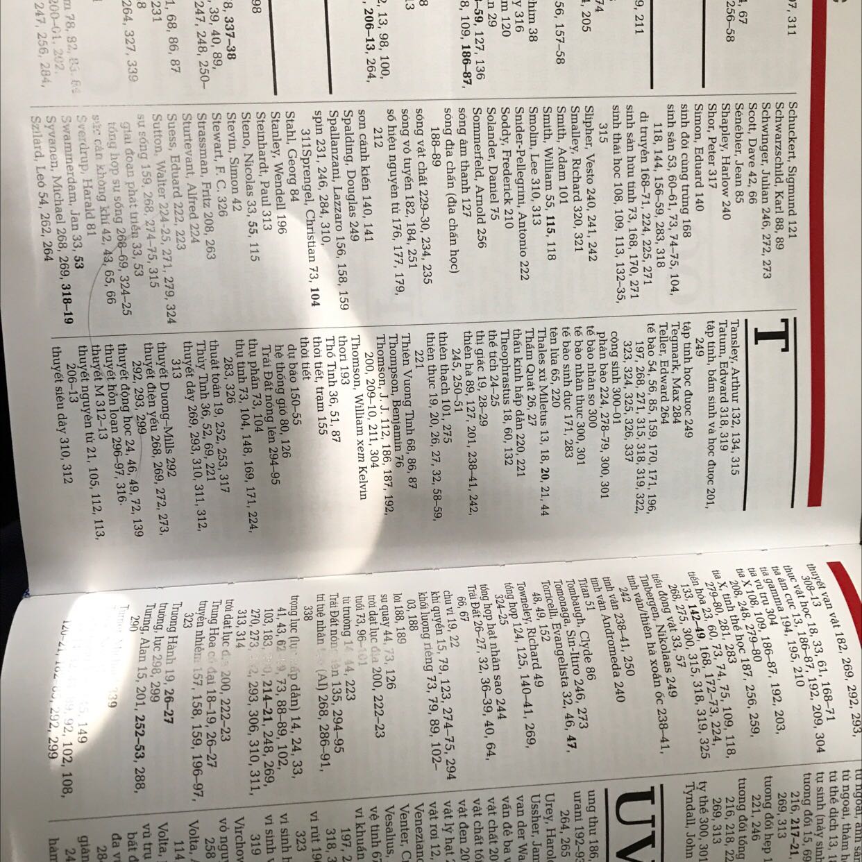 Giao hàng siêu tốc độ, mình ở Bn đặt từ 5h chiều hôm trc mà 10h sáng hôm sau đã giao rồi. Sách chất lượng, không bị móp méo. Nội dung cũng rất thú vị. Ưng 1000%