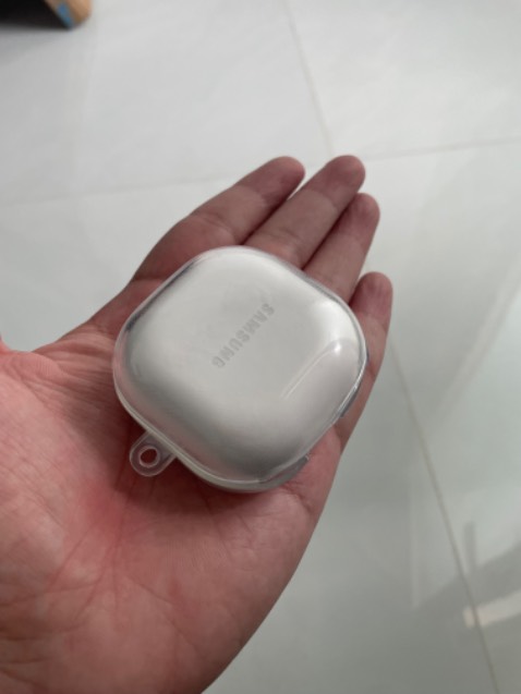 Phần nắp khít tốt, còn phần đế hơi lỏng Phần nắp khít tốt, còn phần đế hơi lỏng