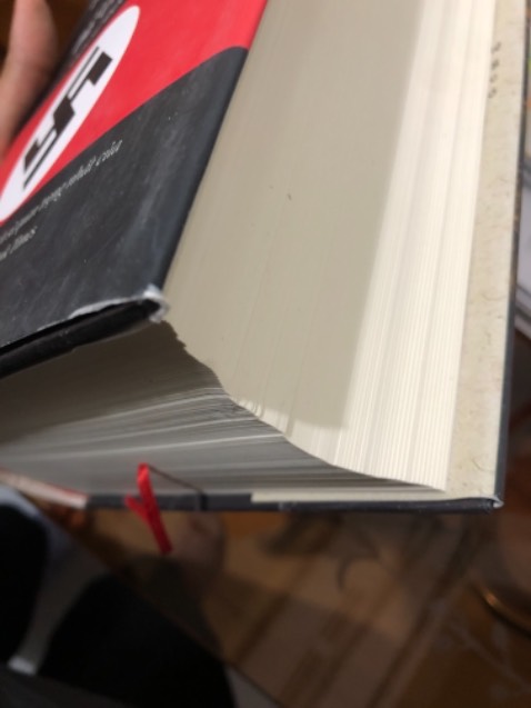 Tiki gói hàng có chống sốc tuy nhiên vẫn còn gãy góc nha
Thời báo New York đã đánh giá tác phẩm Sự trỗi dậy và suy tàn của Đế chế thứ Ba – Lịch sử Đức Quốc xã là “Một trong những tác phẩm về lịch sử quan trọng nhất của thời đại chúng ta”. Đây là một tác phẩm đồ sộ với trên 1.100 trang, đưa ra những minh chứng hùng hồn, những lập luận uyên bác cho sự trỗi dậy và suy tàn của một chế độ, đi cùng với nó là số phận của con người được sinh ngày 20.4.1889 ở thị trấn Braunau am Inn gần biên giới Áo-Đức như “định mệnh”: Adolf Hitler.