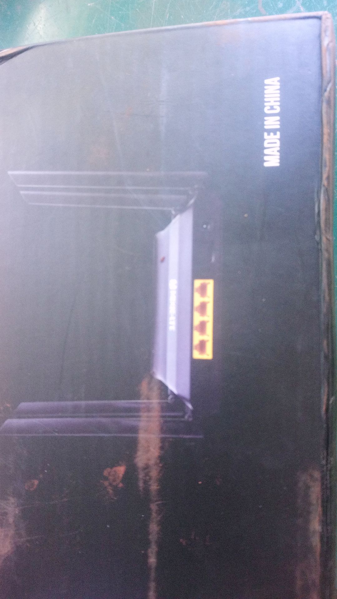 Treo đầu dê bán thịt ***. gửi hàng không đúng như mô tả. Trả hàng