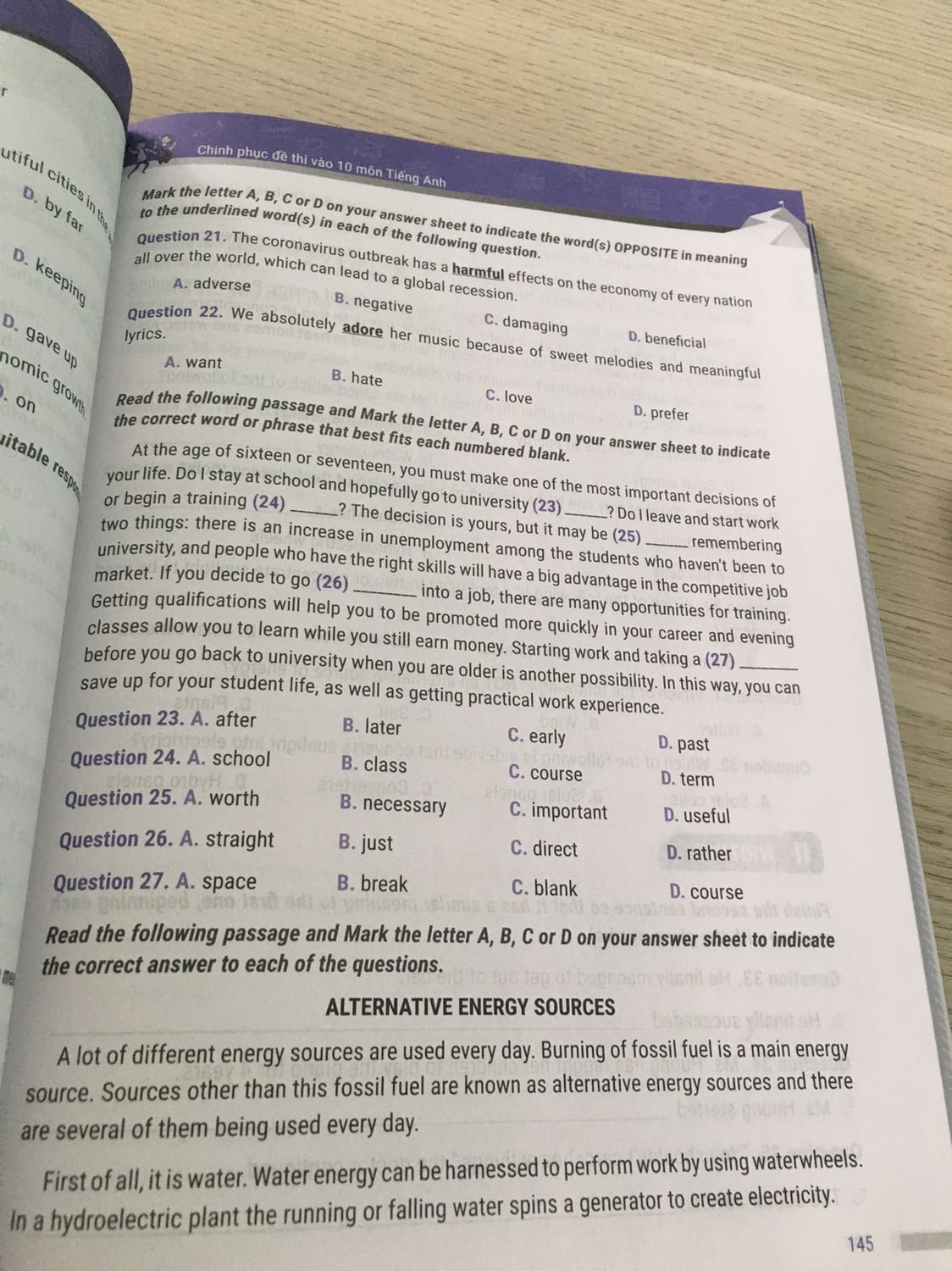 Sách soạn rất rõ ràng, màu đẹp, dễ đọc, giấy không mỏng, giao hàng rất nhanh chóng, nhưng cấu trúc bộ đề của sách này KHÔNG 100% giống với cấu trúc đề thi tuyển sinh vào lớp 10 ở HCM