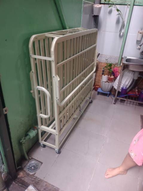 Khoe giường xịn săn sale của shop nì, rất chắc chắn, thiệt kế gọn gàng tiện lợi, rất thích