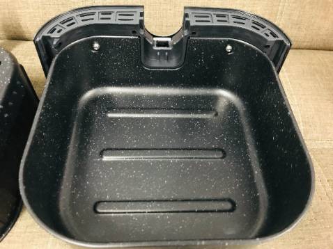 Sản phẩm chưa sử dụng, khi mở nồi chiên bên trong ra thì phát hiện cả 2 lớp bị đốm trắng dày đặc giống bị phun sơn. Tuyệt đối ko thể dùng được vì vấn đề sức khỏe!

Nhờ TIKI TRADING hướng dẫn cách trả hàng giúp ạ!