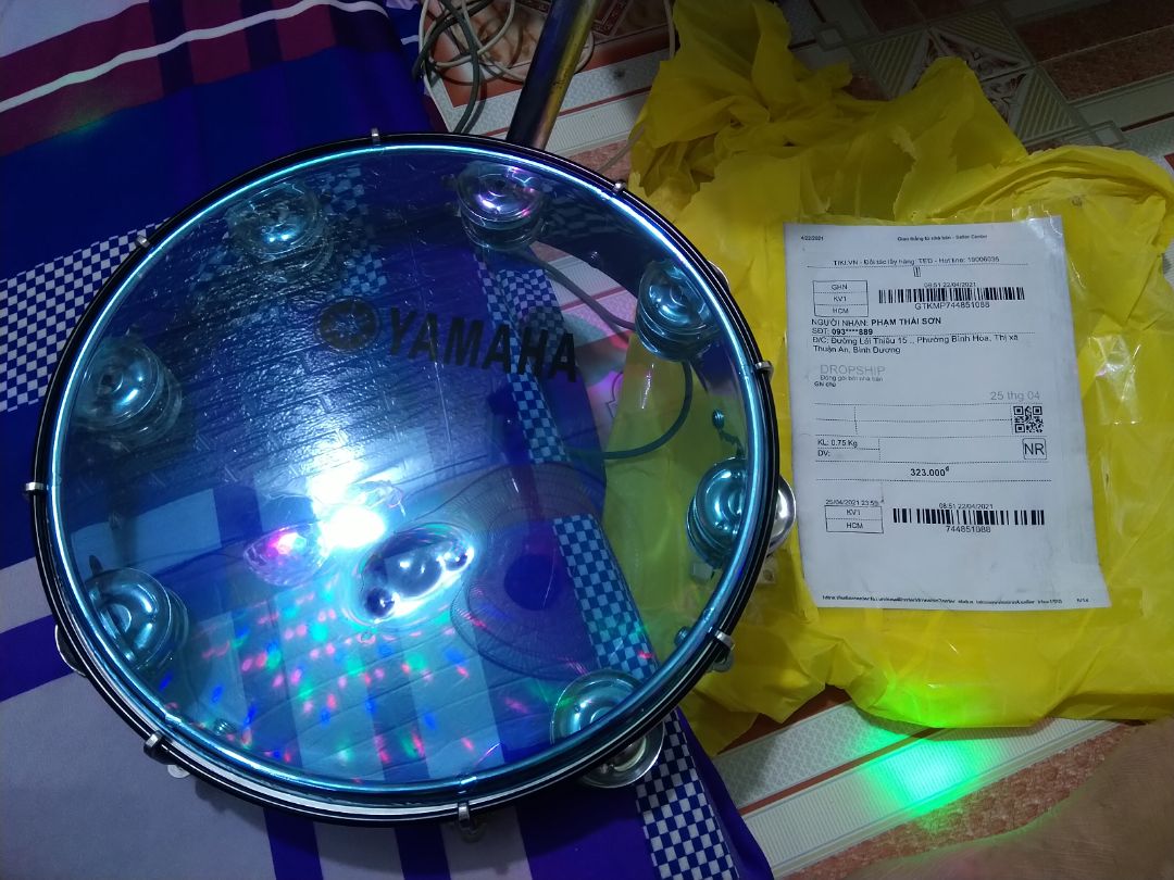 hôm qua mình có việc bận nên nhờ bà chị nhận dùm .nhận dùm nên chỉ không kiểm tra nay mình lấy ra xem thì ra thế này nà .giờ mà đổi thì mất thời gian quá .bên shipee làm việc ẩu quá .nên bán thì đống gối không kỷ càng gì hết tức gì đâu á .anh em có mua nhớ kiểm tra nha .đc không đc trả lại luôn chứ để như mình mất thời gian đổi lại