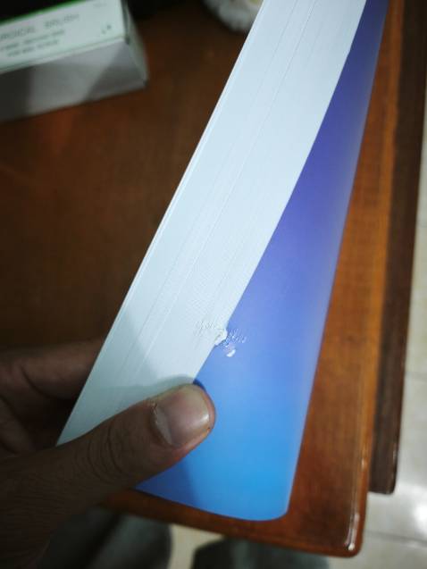 Đóng gói cẩu thả, trầy rách làm mất giá trị cuốn sách