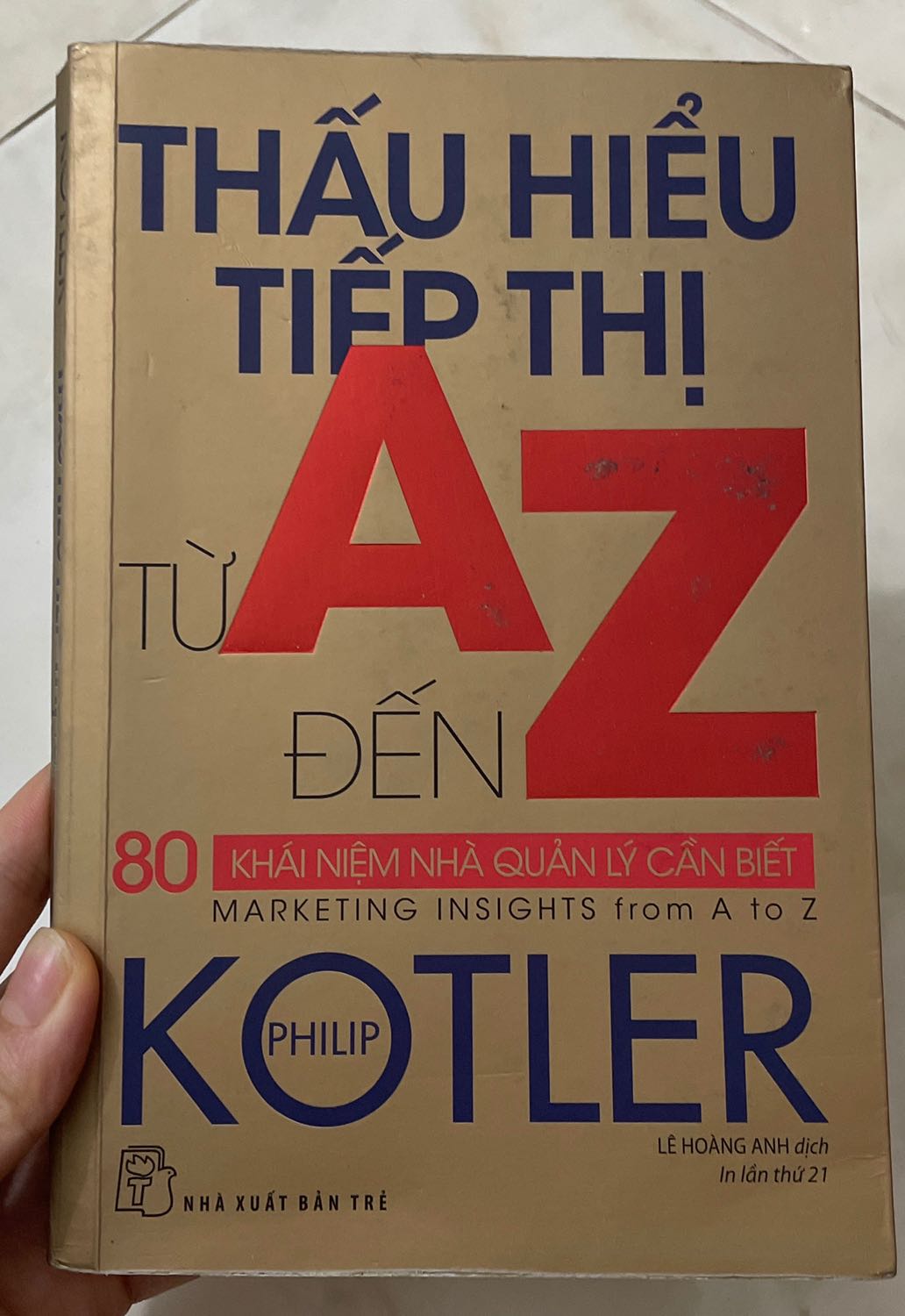 Cuốn sách đã cho mình những kiến thức cơ bản nhất về tiếp thị giúp mình hình thành đc cái nhìn tổng quan nhất về tiếp thị và cũng nhận ra được nhiều những lỗ hổng mà nơi mình làm việc đang mắc phải. Xin cảm ơn tác giả Philip Koptler và các dịch giả cũng như tiki. Mình sẽ còn phải đọc nhiều lần nữa.