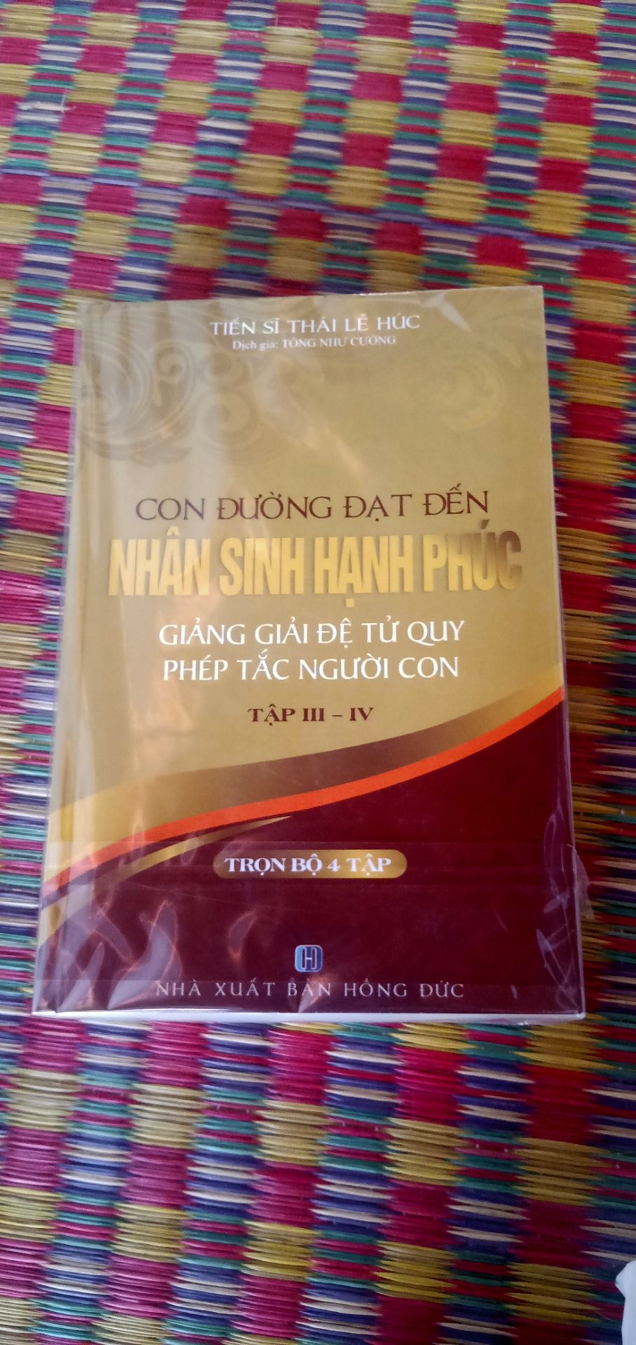 A Di Đà Phật! Đây là một cuốn sách rất có ý nghĩa với nhân sinh cuộc đời. Cảm ơn shop ạ? A Di Đà Phật! Đây là một cuốn sách rất có ý nghĩa với nhân sinh cuộc đời. Cảm ơn shop ạ?